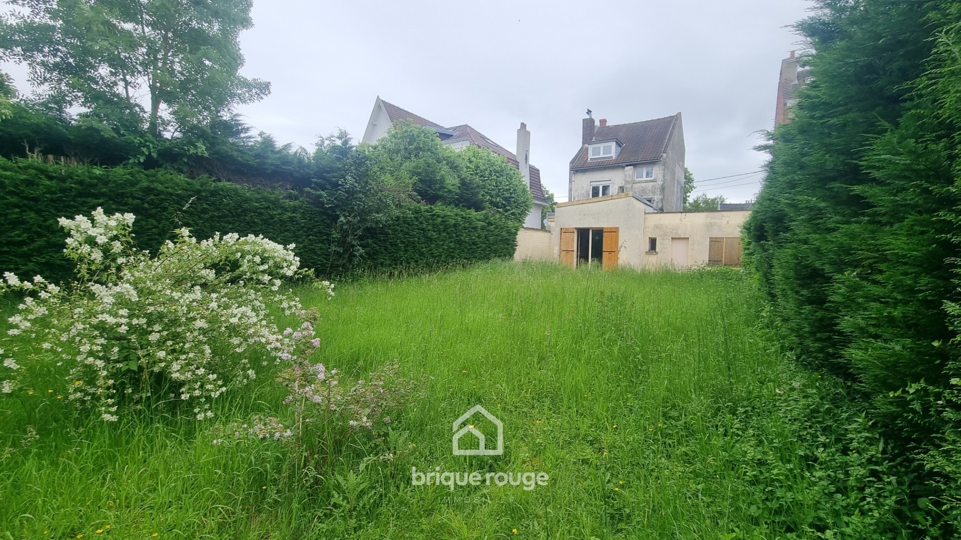 Maison familiale de 165m 5 chambres sur 1 000m Photo 1 - Brique Rouge Immobilier