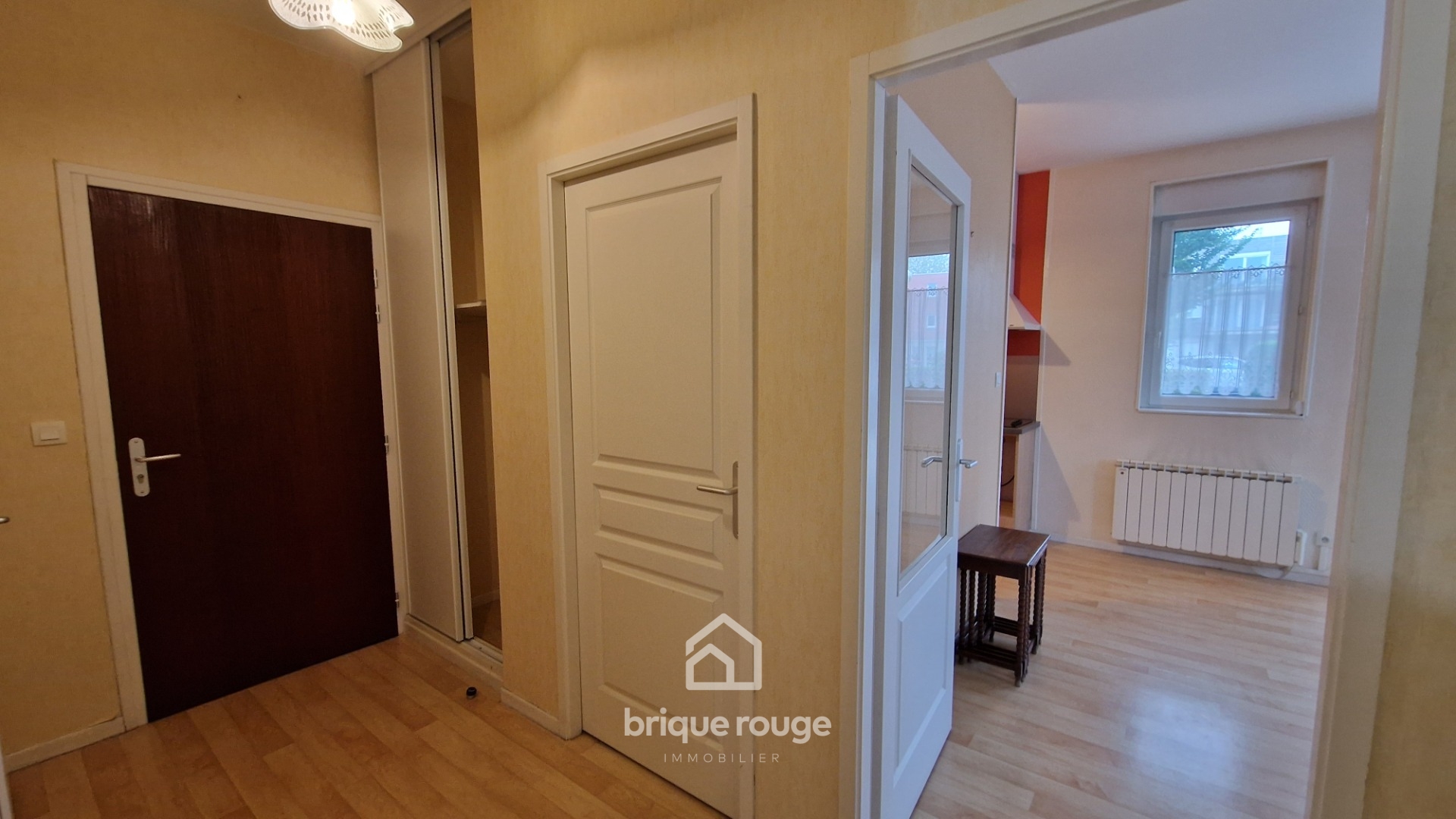 Appartement 2 chambres avec terrasse et 2 places de parking Photo 5 - Brique Rouge Immobilier